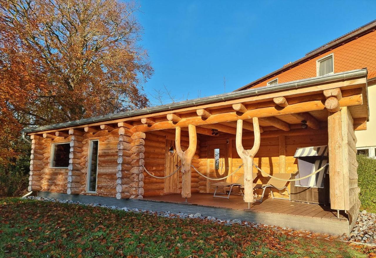 Land Gut Hotel Hermann Bentwisch Exteriör bild