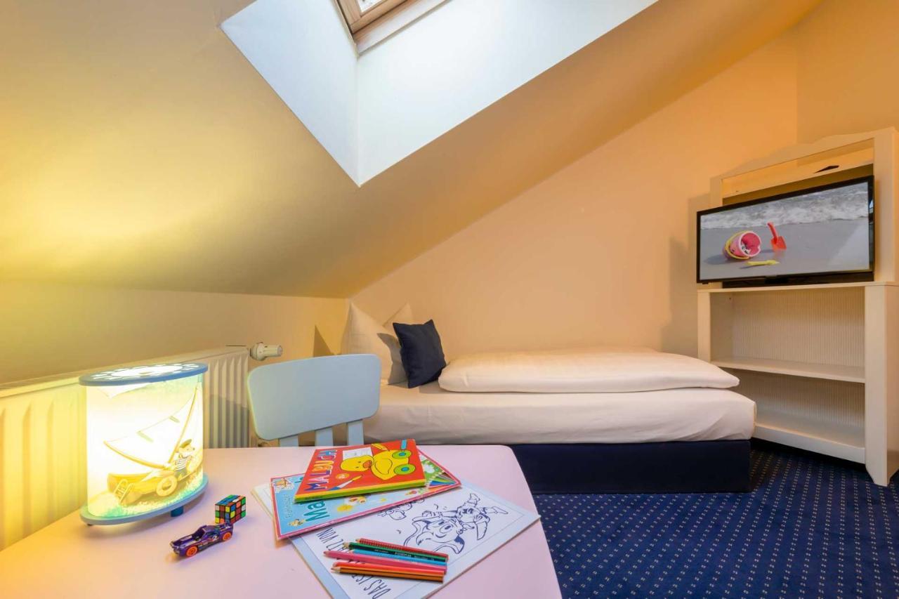 Land Gut Hotel Hermann Bentwisch Exteriör bild