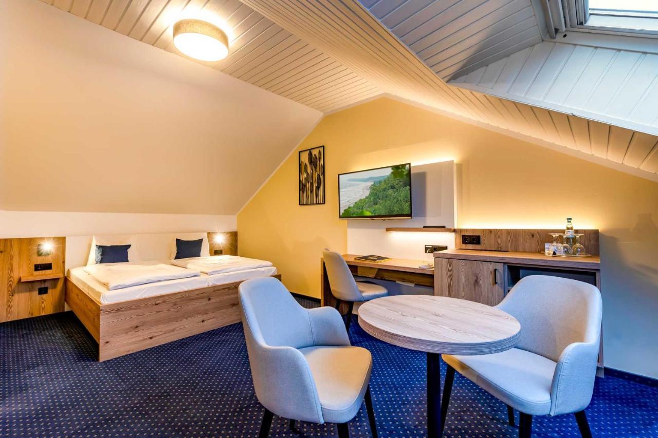 Land Gut Hotel Hermann Bentwisch Exteriör bild