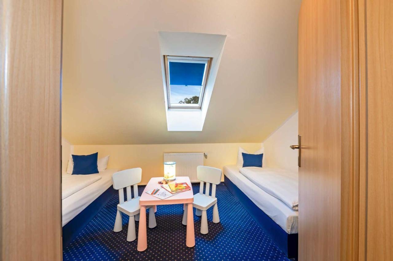 Land Gut Hotel Hermann Bentwisch Exteriör bild