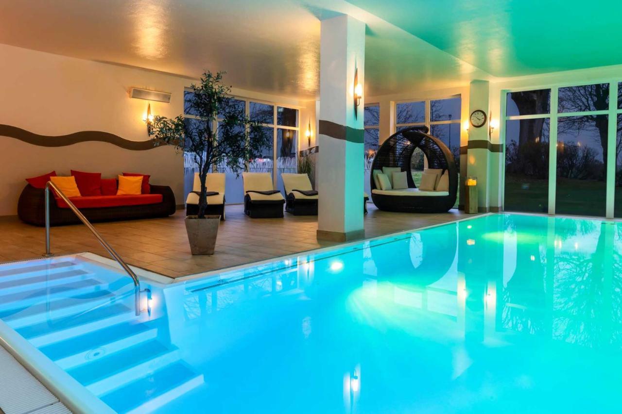 Land Gut Hotel Hermann Bentwisch Exteriör bild